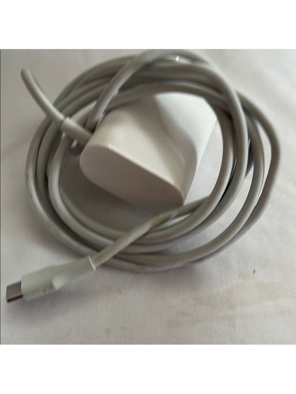Google White WiFi Router with power adapter - Picture 3 of 4